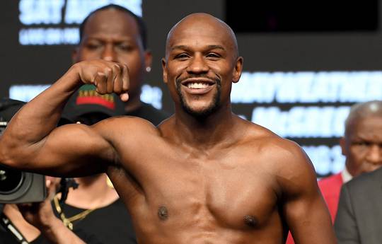 Mayweather: "Joshua is the main party, the fight with Wilder should be in the UK"