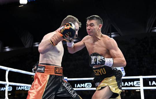 Tszyu forces Horn to retire