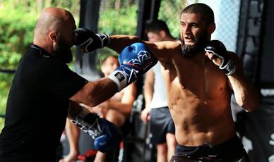 Ismailov zeigte Fragmente von hartem Sparring mit Chimaev