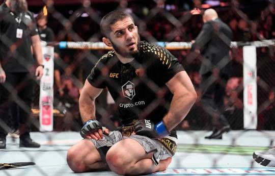 Бакли считает, что Махачев завершит карьеру после боя с Усманом