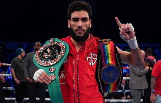 Aufstrebender Star Hamzah Sheeraz fordert Canelo kühn heraus: "Ich bin bereit"