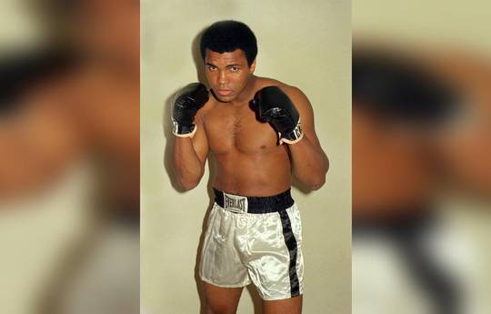 Floyd Mayweather's Surprising Take on Muhammad Ali's Legacy: "He's Not The..."