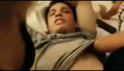 Julio Cesar Chavez Jr with hot girls in hotel room (video)