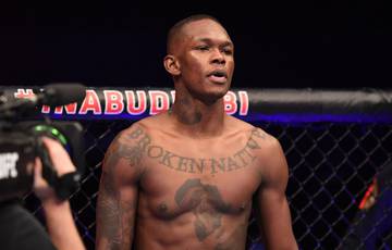 Former UFC champion Adesanya noted the corruption of boxing