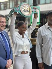 Caroline Dubois défendra le titre intérimaire de la WBC le 11 janvier.