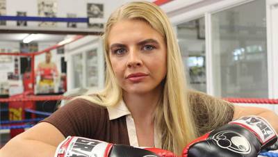What time is Tysie Gallagher vs Ebonie Jones tonight? Ringwalks, schedule, streaming links
