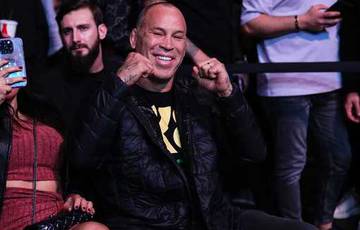 Silva parle de sa réaction à l'intronisation au Temple de la renommée de l'UFC
