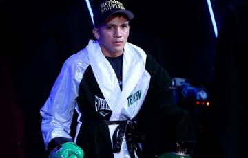 Rodriguez-Gonzalez for the WBO title two weeks late