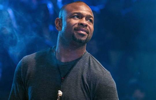 Джонс назвал боксера, похожего на Мэйвезера