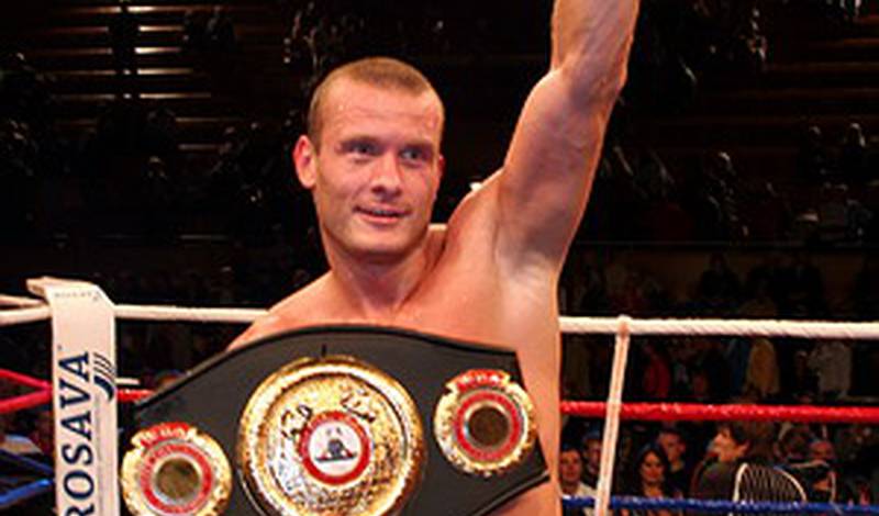 Вячеслав Узелков с титулом Интерконтинентального чемпиона WBA