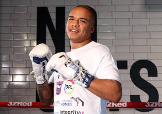 Уордлі буде захищати титул WBO проти Дюбуа?