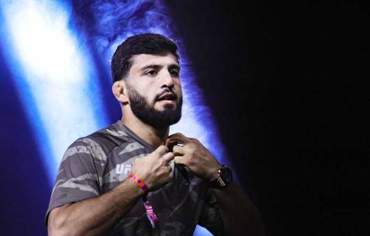 White sprach über die Titelchancen von Tsarukyan: "Er weiß alles"