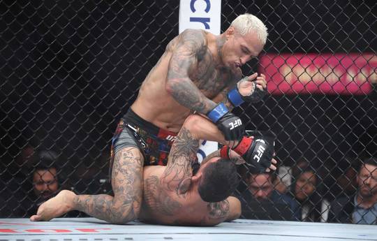 Пор'є оцінив перемогу Олівейри над Холловеєм