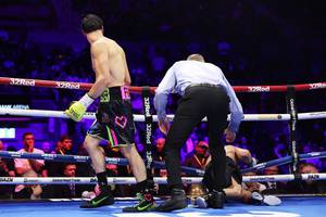 Figueroa defeated Ball, captured the WBA title
