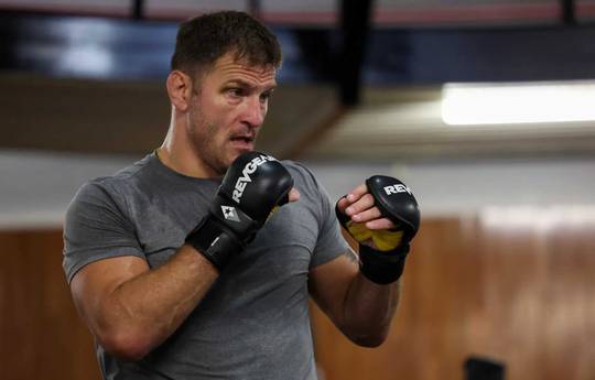 Sonnen cite les avantages de Miocic dans son combat contre Jones