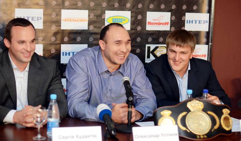 Сергей Кудактин, Александр Устинов и Александр Красюк на пресс-конференции в Черкассах