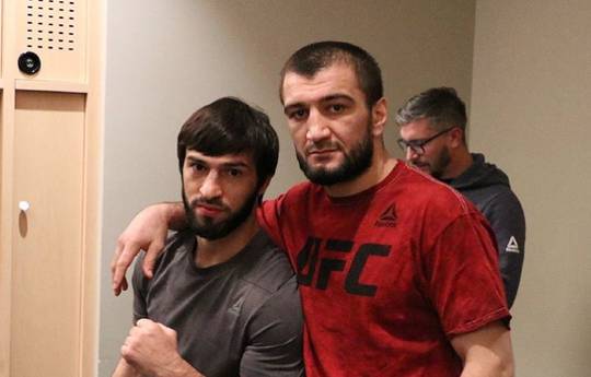 Тухугов продлил контракт с UFC, Нурмагомедов подписал соглашение с промоушеном