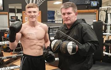 Ricky Hatton's son signs with Matchroom