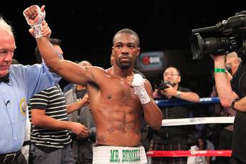 Russell Jr. will defend featherweight title at home