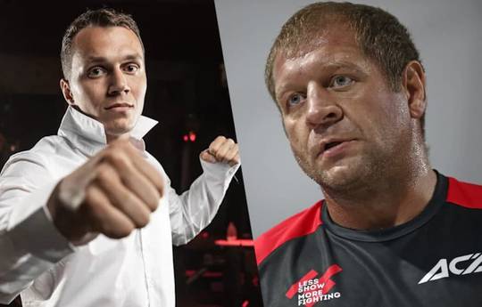 Emelianenko and Tarasov signs a contract for the fight