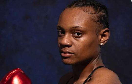 Wann findet heute Abend der Kampf Oshae Jones gegen Elia Carranza statt? Ringwalks, Zeitplan, Streaming-Links