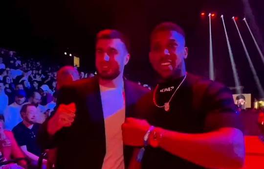 Joshua und Jalolov trafen sich in Abu Dhabi