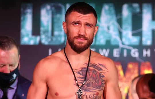 Lomachenko and Commie made weight