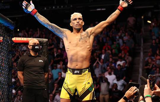 Oliveira sees the fight with Poirier as a war
