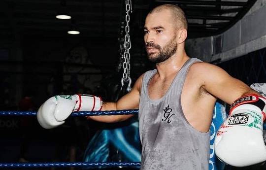 Lobov signs a new contract with UFC