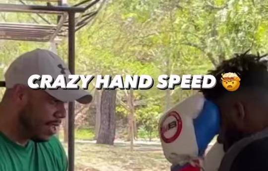 Andy Cruz showed how he works on his paws (video)