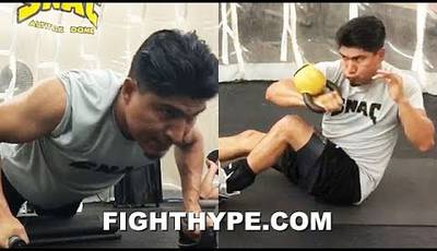Garcia works out before Spence fight (video)