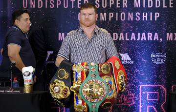 Alvarez named the top 3 best boxers of our time