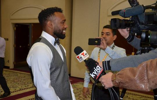 Victor Ortiz and Devon Alexander met at a press conference (photo)