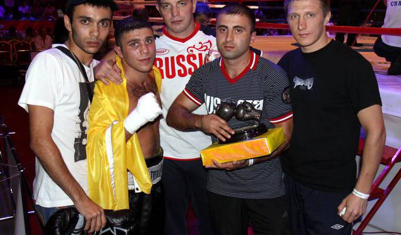 Федор Папазов со своей командой
