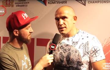 Олейник подтвердил бой с Хантом на турнире в Москве