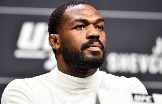 Джонс - про слова Уайта про пенсію: "Мене звільнили з UFC?"