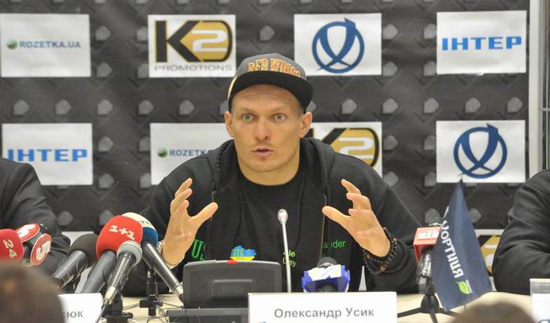 Александр Усик на пресс-конференции во Львове