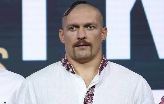 Arum: Usyk wants a 50-50 fee split, but it's not fair if the fight is at Wembley