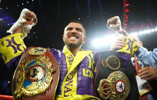 Lomachenko’s robe in Crolla fight is estimated at 300,000 dollars