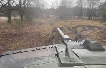 Кличко испытал немецкие танки «Леопард» (видео)
