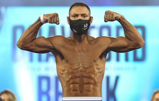 Crawford and Brook make weight