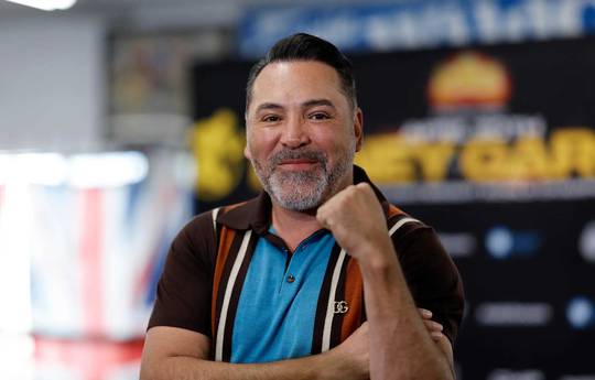 De La Hoya called PBC a "sinking ship"