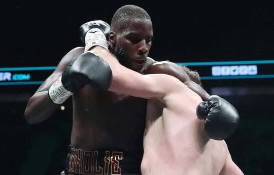 Okolie's trainer compared the habit of clinching to smoking