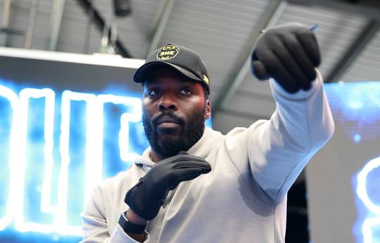 Okolie-Yoka am 25. April in Paris