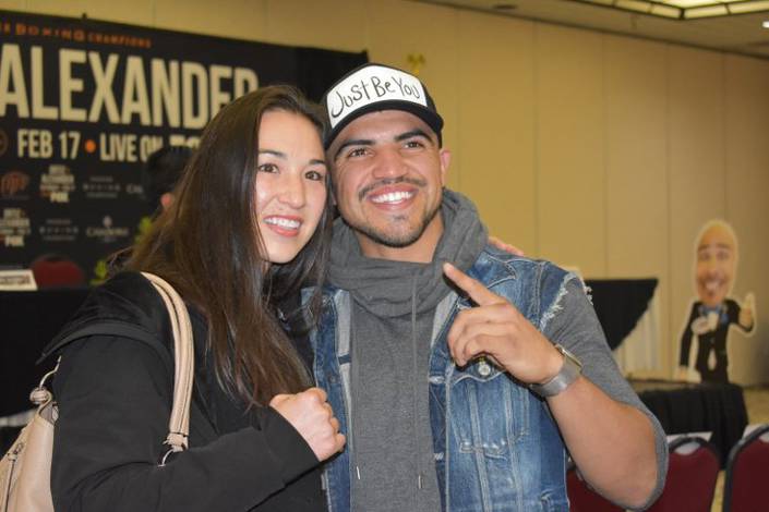 Victor Ortiz and Devon Alexander met at a press conference (photo)
