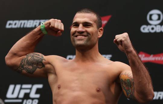 Руа планирует провести еще два поединка в UFC