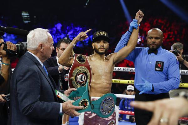 Муратала выиграл у Круса, защитил титул IBF