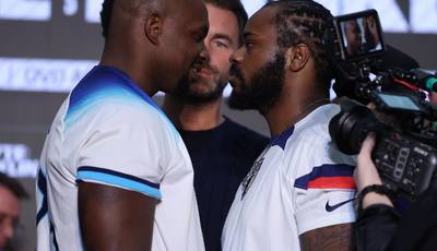 White-Franklin: el momento de la entrada de los boxeadores en el ring