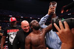 Crawford named best boxer of 2025 by Ring magazine