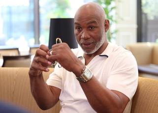 Lennox Lewis presented his list of the greatest boxers in history